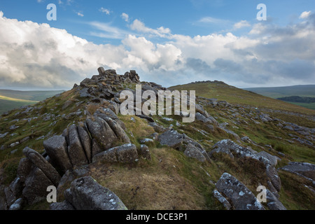 Eine Weitergabe Sturm über Belstone Grat im Sommer, Dartmoor Nationalpark Devon Uk Stockfoto