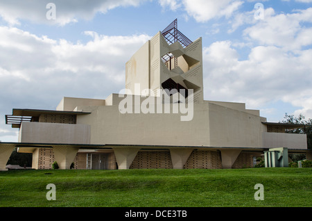 USA, Florida, Lakeland. Annie Pfeiffer Chapel auf dem Campus der Florida Southern College wurde von Frank Lloyd Wright entworfen. Stockfoto