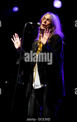 CRICKHOWELL, UK. 15. August 2013. Patti Smith führt auf der weit, Bühne am Green Man Festival. Bildnachweis: Polly Thomas / Alamy Live News Stockfoto