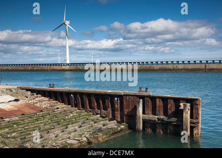 Blyth, Northumberland, England; Windturbine von Waterfront Stockfoto