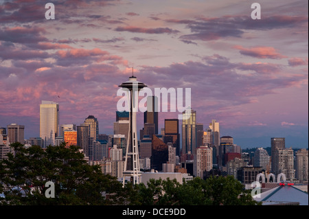 Retro-Bild der Skyline von Seattle bei Sonnenuntergang Stockfoto