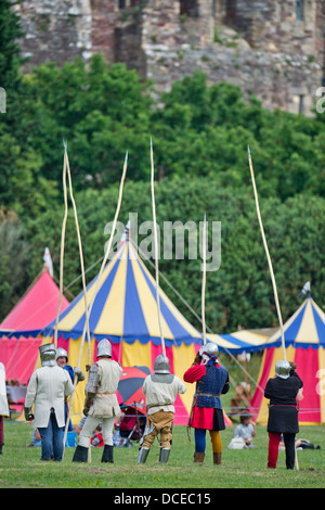 Der "Berkeley Scharmützel" mittelalterliche Reenactments auf Berkeley Castle in der Nähe von Gloucester wo der 500. Jahrestag der Schlacht von F Stockfoto