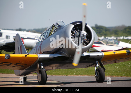 Harvard-Trainingsflugzeug bei der Classic Wings anzeigen im Imperial War Museum, Duxford, Großbritannien Stockfoto