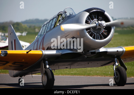 Harvard-Trainingsflugzeug bei der Classic Wings anzeigen im Imperial War Museum, Duxford, Großbritannien Stockfoto