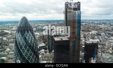 Blick nach Süden über London von den 122 Leadenhall St Aufbau der Cheesegrater und die Gurke in Stadt von London UK KATHY DEWITT hohe Luftbild Stockfoto