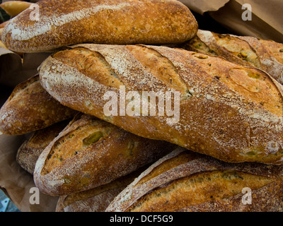 Frisch gebackene Brote Stockfoto