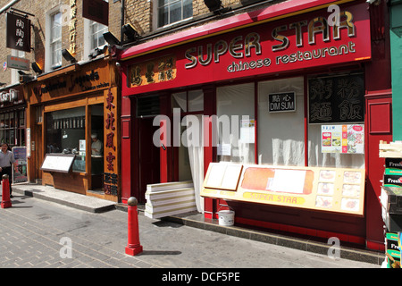 Fassade der Super Star Chinese Restaurant in Chinatown, London, England. Stockfoto