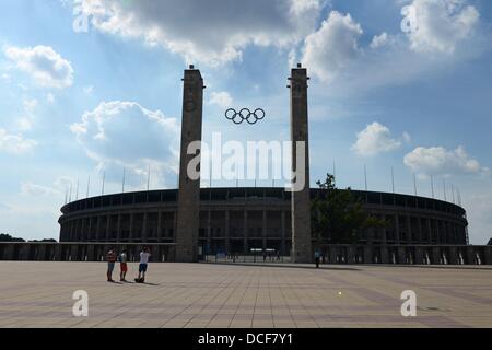 Berlin, Deutschland. 15. August 2013. Blick auf das Olympiastadion in Berlin, Deutschland, 15. August 2013. Foto: Jens Kalaene/Dpa/Alamy Live News Stockfoto