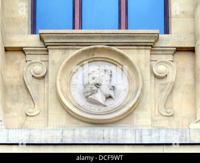 Guy De La Brosse. Ersten Maskaron (links) auf der Fassade der Grande Galerie de l, Jardin des Plantes Paris Stockfoto