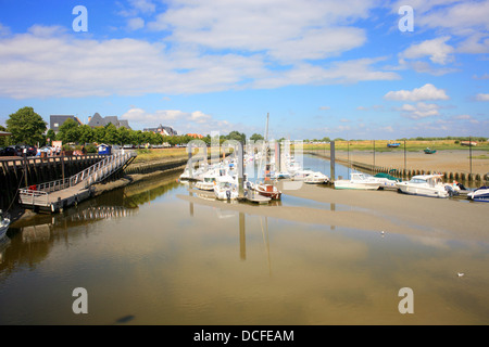 Blick auf festgemachten Boote im Hafen von Le Crotoy, Somme, Quai Courbet, Picardie, Frankreich Stockfoto