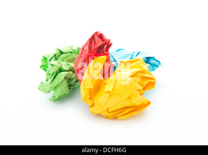 bunte zerknittertes Papier isoliert auf weißem Hintergrund Stockfoto