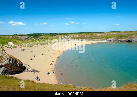 Breite Haven South Beach, in der Pembrokeshire Coast National Park und ließ Wales Coast Path Stockfoto