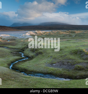 Der Blick über Achnahaird Bucht in Richtung Berg Bereich des Ben Mor Coigach auf der Nord West Küste von Schottland, UK Stockfoto