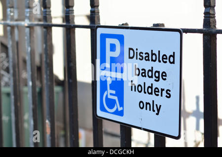 Behindertenausweises Inhaber nur Parkplatz Schild Bristol England Uk Stockfoto