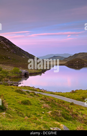 Sonnenuntergang am Gregennan Seen Snowdonia-Nationalpark Stockfoto
