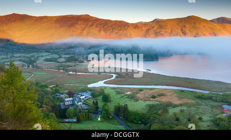 Blick über Derwent Water aus Überraschung, Nationalpark Lake District, Cumbria, England, Vereinigtes Königreich, Europa Stockfoto