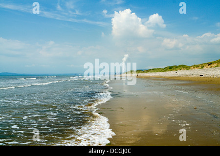 Qualitätsorientierung Sand und Rauch vom Port Talbot Stahlwerk in der Nähe von Porthcawl Südwales Stockfoto