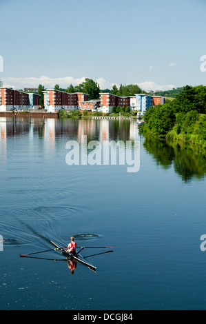 Ruderer am Fluss Taff, Grangetown, Cardiff, Wales. Stockfoto