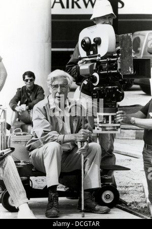 CHARLES CRICHTON (REGIE) AM SET "EIN FISCH NAMENS WANDA (1988) CRIC 002 MOVIESTORE SAMMLUNG LTD Stockfoto