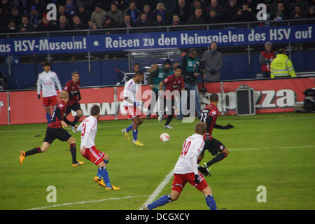 Die Fußball-Spieler Dennis Aogo vom Hamburger Sportverein HSV Hamburg auch mit Rafael van der Vaart-team Stockfoto