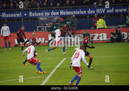 Die Fußball-Spieler Dennis Aogo vom Hamburger Sportverein HSV Hamburg auch mit Rafael van der Vaart-team Stockfoto