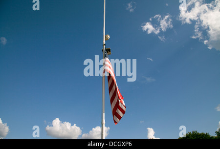 Amerikanische Flagge auf Halbmast Stockfoto