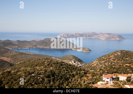 Blick auf die griechische Insel Kastelorizo oder Megisti aus dem Dorf der Mittelmeerküste, Kas, Türkei, Asien Stockfoto