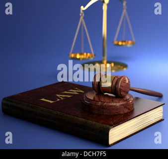 3D Darstellung der Waage der Gerechtigkeit, Hammer und Buch auf blauem Hintergrund. Gesetz-Konzept. Stockfoto