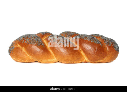 Challah mit blauer Mohn, isoliert auf weiss Stockfoto