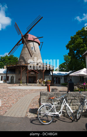 Veski Restaurant befindet sich im ehemaligen Windmühle Kuressaare Stadt Saaremaa Insel Estlands Nordeuropa Stockfoto