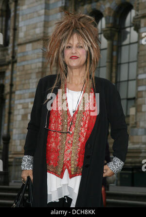 Elizabeth Emanuel besucht die Tasmin Lucia Khan & Dr Junaid A B Zaman Hochzeitsempfang im Natural History Museum Stockfoto