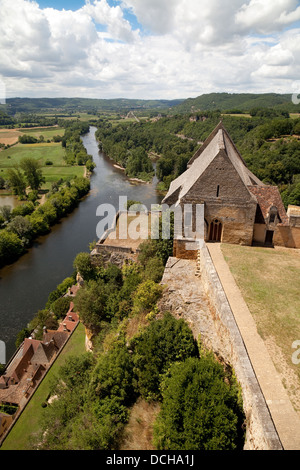 Die Aussicht auf Fluss Dordogne, gesehen vom Chateau de Baynac, Beynac et Cazenac, Dordogne, Frankreich Europa Stockfoto