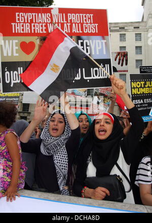 18. August 2013, Whitehall, London.  Ägyptische Forum Aktivisten protestieren für abgesetzten Mohamed Morsi Stockfoto