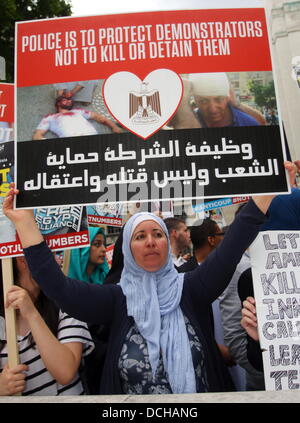 18. August 2013, Whitehall, London.  Ägyptische Forum Aktivisten protestieren für abgesetzten Mohamed Morsi Stockfoto