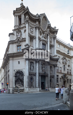 Die Außenseite des Borromeo's Meisterwerk, der Kirche San Carlo alle Quattro Fontane, Rom, Italien Stockfoto