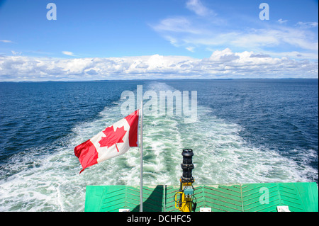 Kanadische Flagge im Zuge der Grand Manan Ferry Stockfoto