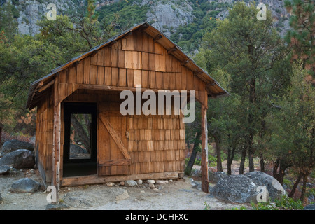 Knapp die Kabine, in der Nähe von Cedar Grove, Kings Canyon Nationalpark, Kalifornien Stockfoto