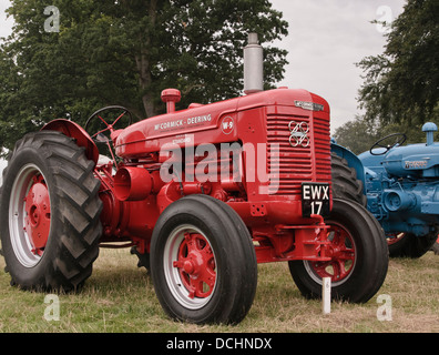 McCORMICK-DEERING w-9 internationale Erntemaschine u.s.a Traktor Unternehmen an der Astle Park showground Stockfoto