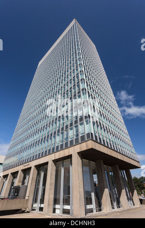 Sheffield University Arts Tower (1965) von Gollins, Melvin, Ward und Partner entworfen. Stockfoto