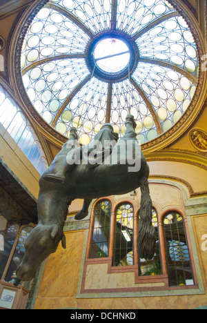 David Cerny Pferd Statue innen Palac Lucerna Passage passage Mitteleuropa Prag Tschechische Republik Stockfoto