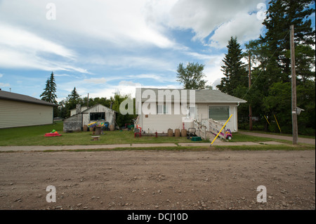 Waseca Haus mit verlassenen Spielzeug in Saskatchewan Stockfoto