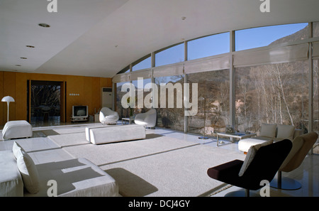 Das Möbelhaus von dem japanischen Architekten Shigeru Ban im Multi-Wohnung Projekt Gemeinde durch die große Mauer nahe Peking Stockfoto