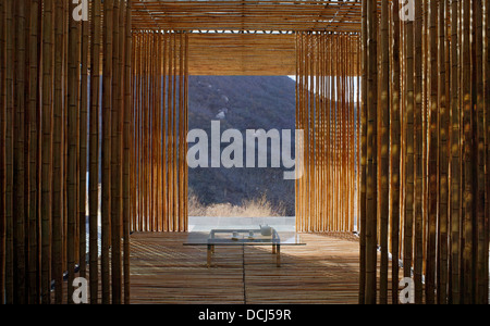 Bamboo Wall House vom Architekten Kengo Kuma wurde im Jahr 2002 im Rahmen des Projekts Multi-Wohnung Gemeinde von den großen abgeschlossen. Stockfoto