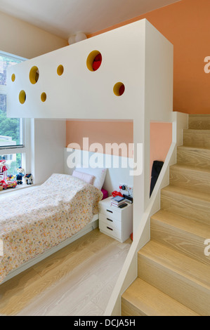 Kinder Zimmer mit Mezzanine in Wohnung in Sha Tin, Designer Lee Anderson Stockfoto