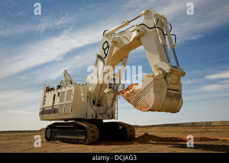 Bucyrus Caterpillar Hydraulikbagger Bagger Neuland auf einem gold-Tagebau-Gelände in Mauretanien, NW-Afrika Stockfoto