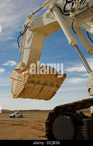 Bucyrus Caterpillar Hydraulikbagger Bagger Neuland auf einem gold-Tagebau-Gelände in Mauretanien, NW-Afrika Stockfoto