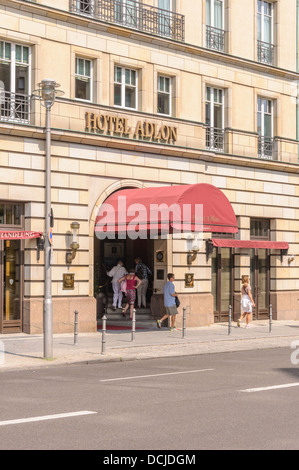 Hintereingang des Hotel Adlon Kempinski - Berlin-Deutschland Stockfoto