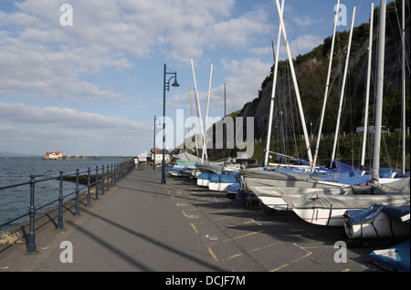 Küstenpfad zum Mumbles Pier, Swansea Bay Wales. Walisische Küste Stockfoto