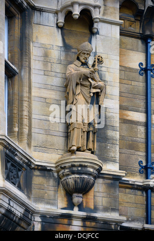 Die Statue. Gonville and Caius College der Universität Cambridge, Cambridge, Cambridgeshire, England, Vereinigtes Königreich, Europa. Stockfoto