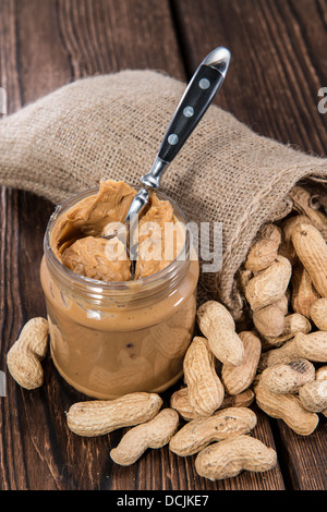 Frisch gemachte cremige Erdnussbutter Stockfoto